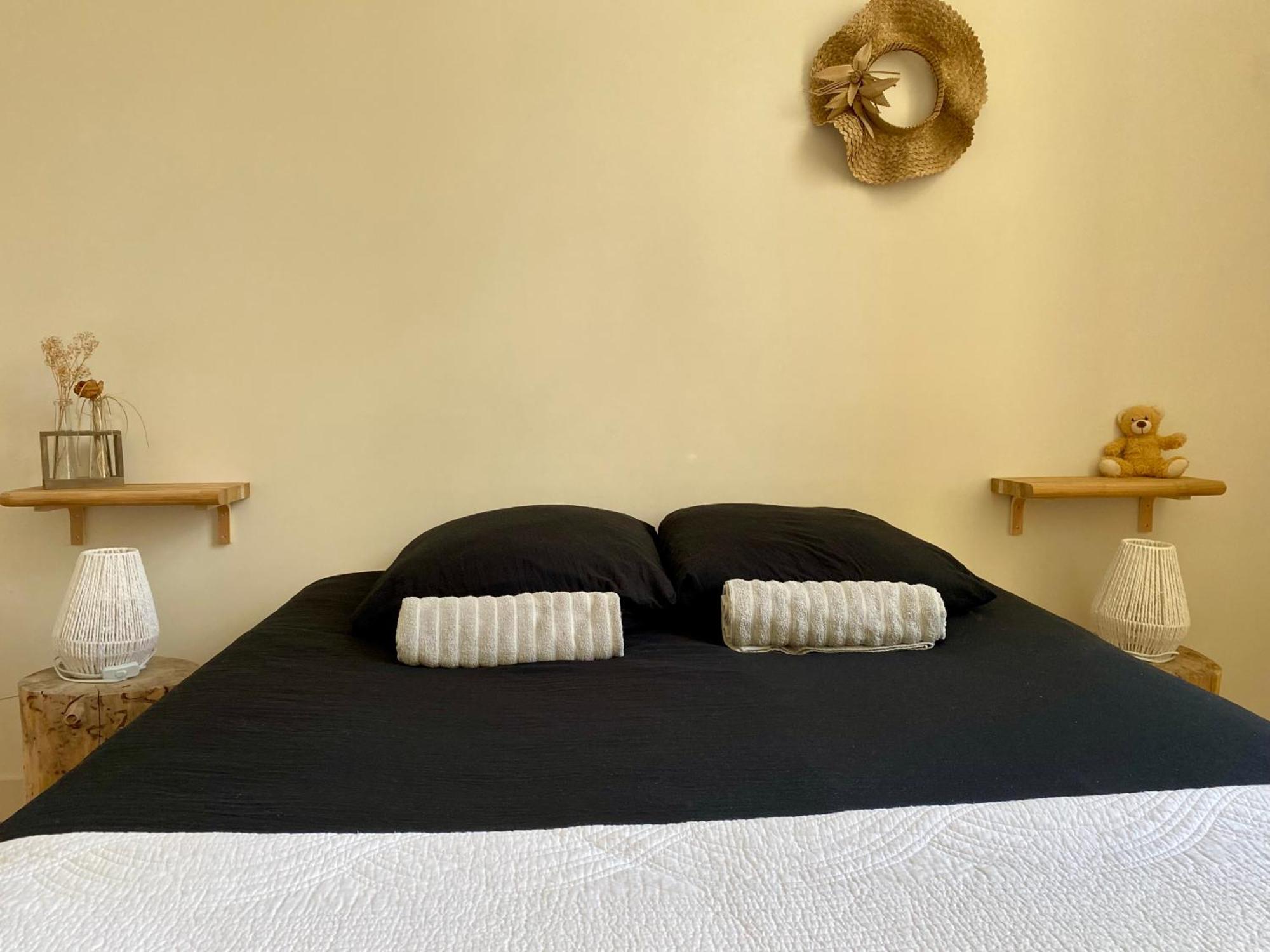 Appartement T2 Cosy Et Calme, Parking Prive Et Fibre Inclus *